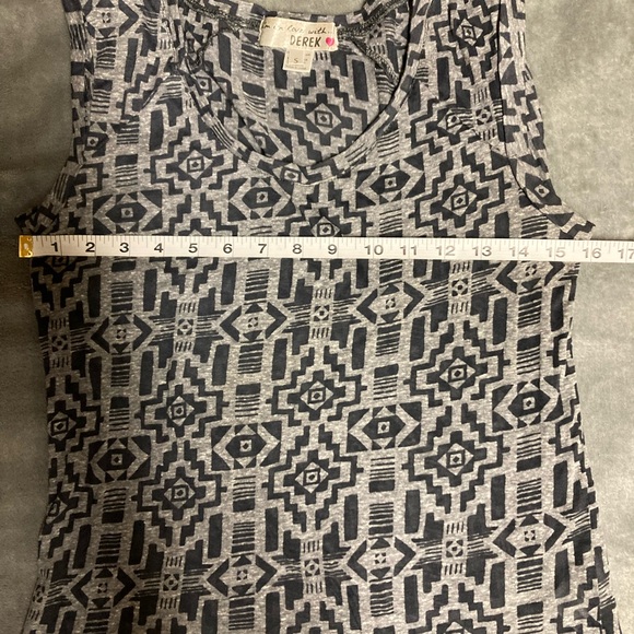 NWOT Aztec Print Sleeveless Top - Picture 6 of 9